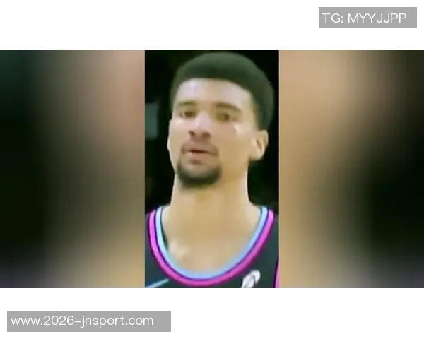 韦尔半场表现出色9投5中贡献12分7篮板1次抢断展现文班实力