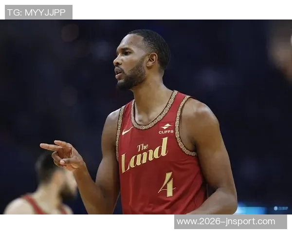 莫布里半场表现不佳10投仅3中仅得8分三分球更是3投0中令人失望 莫布里半场表现不佳10投仅3中仅得8分三分球更是3投0中令人失望