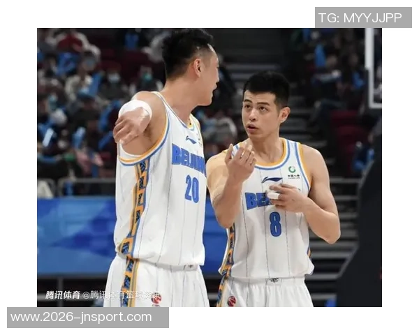 周琦与赵睿翟晓川方硕合影定妆照迎新赛季期待再创佳绩